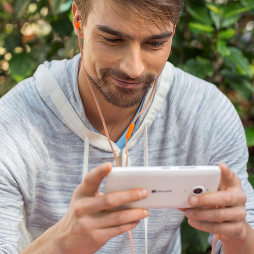 Microsofts-Hoop-by-Coloud-headphones-1