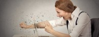 ۱۰ راهکار مفید برای کنترل خشم
