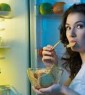 غذا خوردن در نیمه شب به مغز آسیب می زند